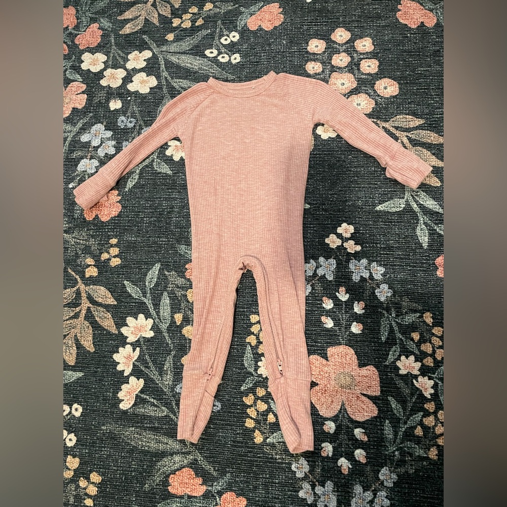 Little sleepies ribbed crescent zippy